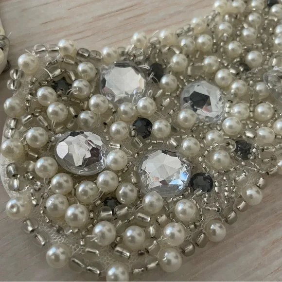 Elegant Pearl and Crystal beaded Collar Necklace - Picture 7 of 7
